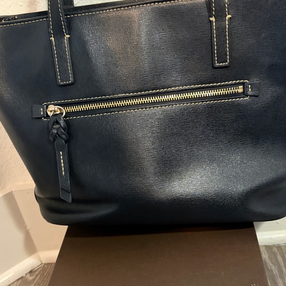 Dooney & Bourke Black Saffiano Leather Tote Bag Red Lining - Picture 7 of 13